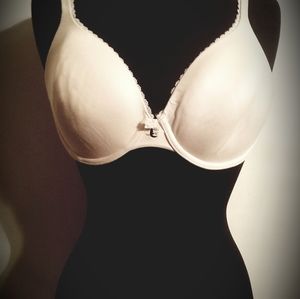 VICTORIA'S SECRET 36C Body by Victoria NUDE